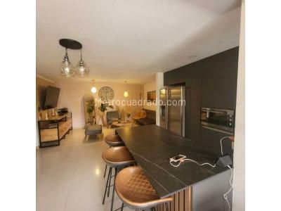 Apartamento de 3 alcobas en venta en Loma De San Jose, Sabaneta, 73 m² · foto 2 de 11