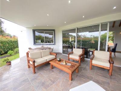 Casa de 3 alcobas en venta en Llanogrande, Rionegro, 384 m² · foto 2 de 20