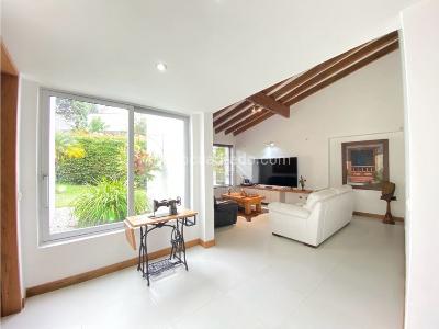 Casa de 3 alcobas en venta en Llanogrande, Rionegro, 384 m² · foto 3 de 20
