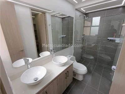 Apartamento de 3 alcobas en venta en Loma De San Jose, Sabaneta, 104 m² · foto 15 de 20