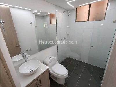 Apartamento de 3 alcobas en venta en Loma De San Jose, Sabaneta, 104 m² · foto 9 de 20