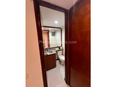 Apartamento de 1 alcoba en venta en El Poblado, Medellín, 94 m² · foto 15 de 17