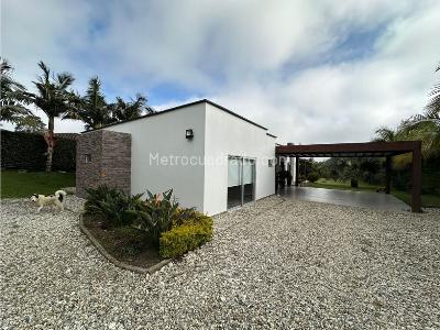 Casa de 4 alcobas en venta en Pontezuela, Rionegro, 280 m² · foto 2 de 20