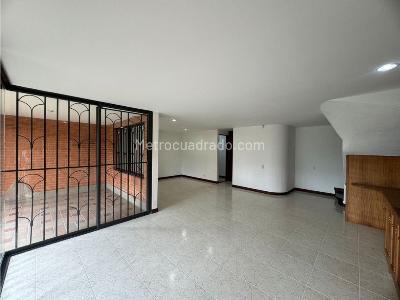 Casa de 3 alcobas en venta en Envigado, Envigado, 258 m² · foto 3 de 20