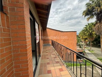 Casa de 3 alcobas en venta en Envigado, Envigado, 258 m² · foto 13 de 20
