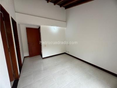 Casa de 3 alcobas en venta en Envigado, Envigado, 258 m² · foto 15 de 20