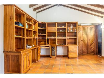Casa de 5 alcobas en venta en Envigado, Envigado, 530 m² · foto 16 de 17