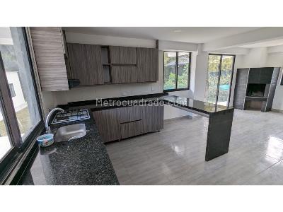 Casa de 5 alcobas en venta en Santa Elena, Medellín, 250 m² · foto 6 de 9