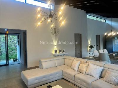 Casa de 5 alcobas en venta en Via Rionegro La Ceja, Rionegro, 400 m² · foto 5 de 14