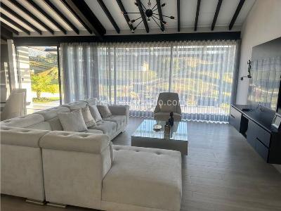Casa de 5 alcobas en venta en Via Rionegro La Ceja, Rionegro, 400 m² · foto 6 de 14