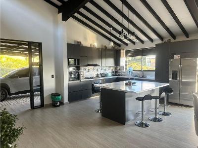 Casa de 5 alcobas en venta en Via Rionegro La Ceja, Rionegro, 400 m² · foto 8 de 14