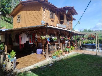 Casa de 3 alcobas en venta en Rionegro, Rionegro, 72 m² · foto 2 de 20
