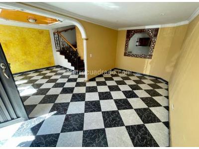 Casa de 5 alcobas en venta en Rionegro, Rionegro, 120 m² · foto 2 de 12