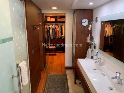Apartamento de 3 alcobas en venta en El Poblado, Medellín, 250 m² · foto 11 de 20