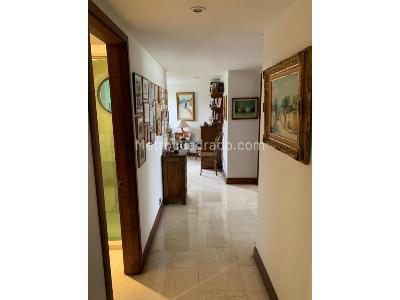 Apartamento de 3 alcobas en venta en El Poblado, Medellín, 250 m² · foto 19 de 20