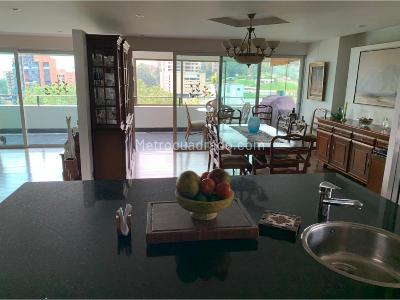 Apartamento de 3 alcobas en venta en El Poblado, Medellín, 250 m² · foto 8 de 20