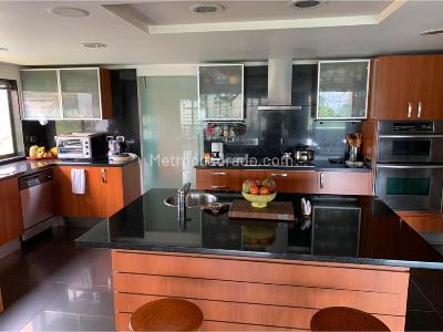 Apartamento de 3 alcobas en venta en El Poblado, Medellín, 250 m² · foto 9 de 20
