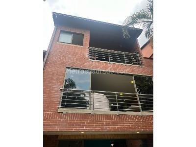 Casa de 3 alcobas en venta en El Poblado, Medellín, 244 m² · foto 2 de 20