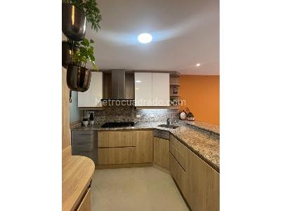 Casa de 3 alcobas en venta en El Poblado, Medellín, 244 m² · foto 4 de 20