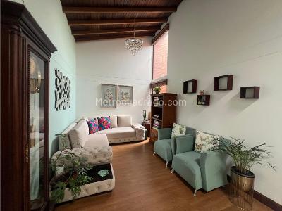Casa de 3 alcobas en venta en El Poblado, Medellín, 244 m² · foto 13 de 20
