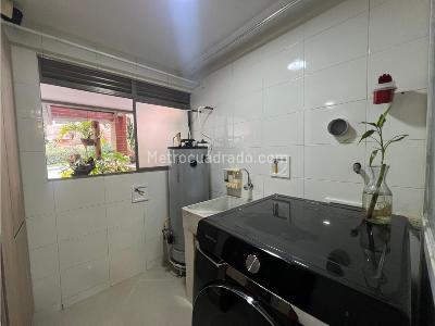 Casa de 3 alcobas en venta en El Poblado, Medellín, 244 m² · foto 15 de 20