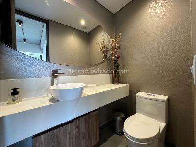 Apartamento en venta en El Poblado, Medellín · foto 8 de 17
