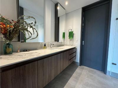 Apartamento en venta en El Poblado, Medellín · foto 14 de 17