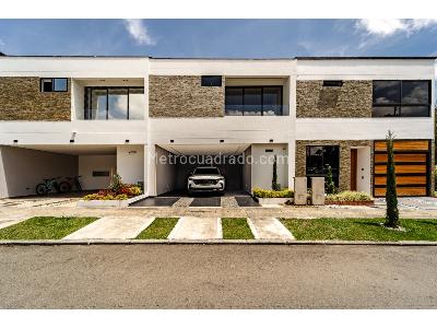 Casa de 3 alcobas en venta en Llanogrande, Rionegro, 204 m² · foto 2 de 20