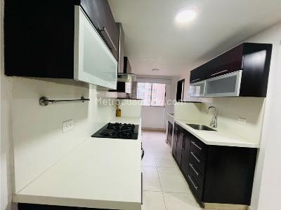 Apartamento en venta en Castropol, Medellín · foto 2 de 18