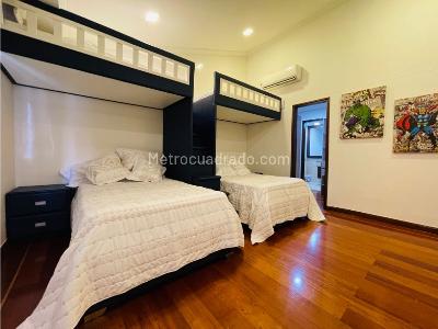 Casa de 3 alcobas en venta en Poblado San Lucas, Medellín, 510 m² · foto 10 de 13