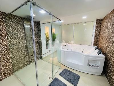 Casa de 3 alcobas en venta en Poblado San Lucas, Medellín, 510 m² · foto 11 de 13