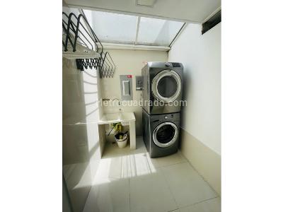Casa de 3 alcobas en venta en Poblado San Lucas, Medellín, 510 m² · foto 3 de 13