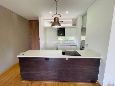 Apartamento de 1 alcoba en venta en El Poblado Loma De Los Parra, Medellín, 106 m² · foto 2 de 12