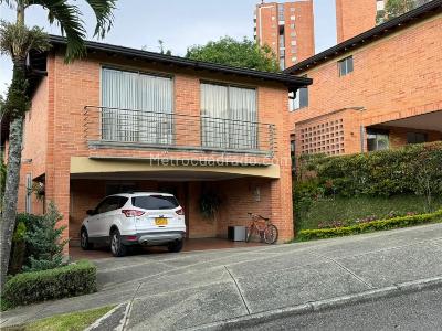 Casa de 3 alcobas en venta en El Poblado, Medellín, 355 m² · foto 2 de 20