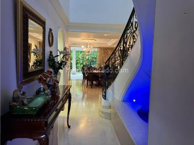 Casa de 3 alcobas en venta en El Poblado, Medellín, 355 m² · foto 4 de 20