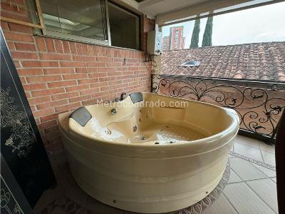 Casa de 3 alcobas en venta en El Poblado, Medellín, 355 m² · foto 6 de 20