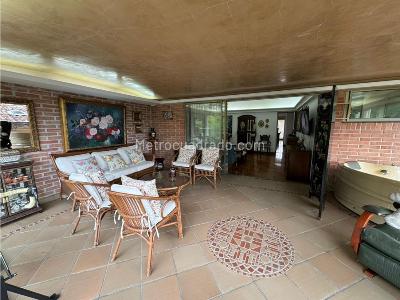 Casa de 3 alcobas en venta en El Poblado, Medellín, 355 m² · foto 12 de 20