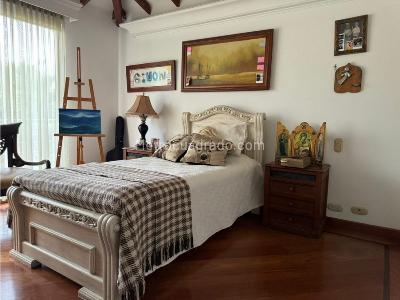 Casa de 3 alcobas en venta en El Poblado, Medellín, 355 m² · foto 16 de 20