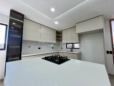 Casa de 4 alcobas en venta en Barro Blanco, Rionegro, 250 m² · foto 3 de 18