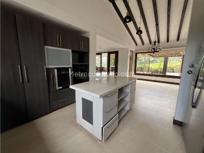 Casa de 5 alcobas en venta en Via San Antonio La Ceja, Rionegro, 580 m² · foto 10 de 20