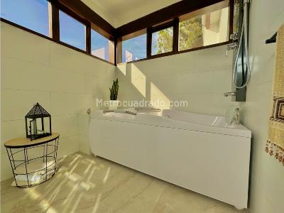 Casa de 5 alcobas en venta en Llanogrande, Rionegro, 1900 m² · foto 7 de 20