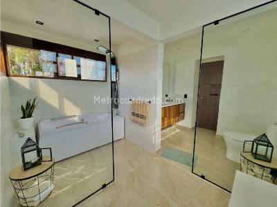 Casa de 5 alcobas en venta en Llanogrande, Rionegro, 1900 m² · foto 8 de 20