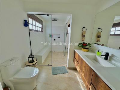 Casa de 5 alcobas en venta en Llanogrande, Rionegro, 1900 m² · foto 9 de 20