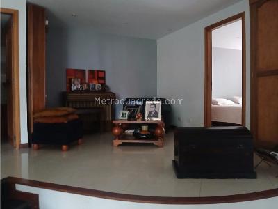 Casa de 5 alcobas en venta en Sabaneta, Sabaneta, 285 m² · foto 3 de 20