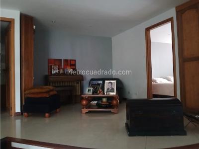 Casa de 5 alcobas en venta en Sabaneta, Sabaneta, 285 m² · foto 4 de 20