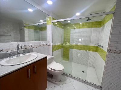 Casa de 3 alcobas en venta en El Poblado, Medellín, 261 m² · foto 12 de 20