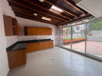 Casa de 3 alcobas en venta en El Poblado, Medellín, 261 m² · foto 16 de 20