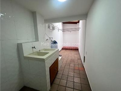 Casa de 3 alcobas en venta en El Poblado, Medellín, 261 m² · foto 17 de 20