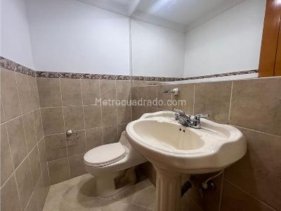 Casa de 3 alcobas en venta en El Poblado, Medellín, 261 m² · foto 18 de 20