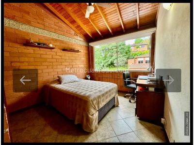 Casa de 3 alcobas en venta en El Chocho, Envigado, 290 m² · foto 11 de 20